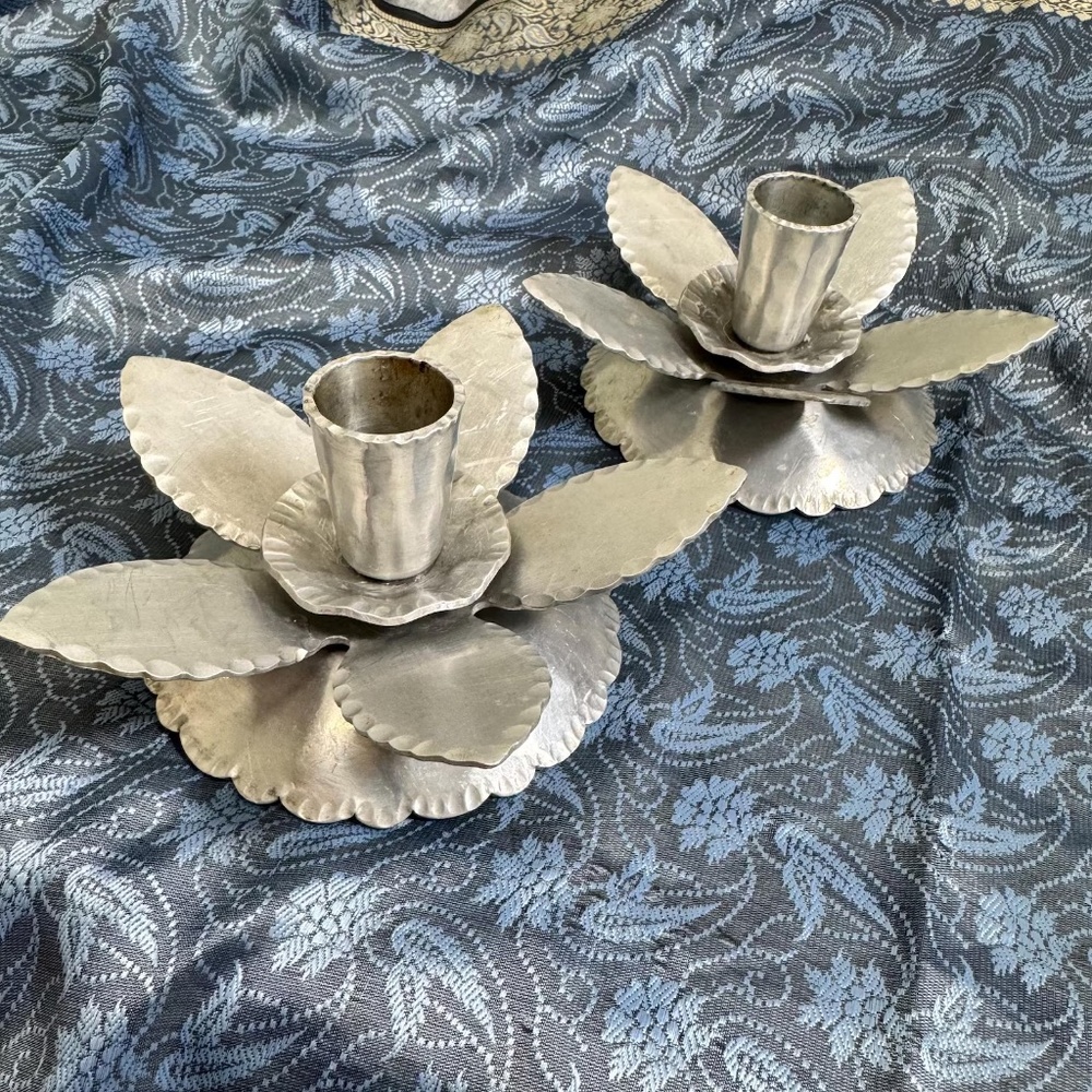 Vintage Mid-Century Everlast Hand-Forged Aluminum Lotus Candle Holders Set‎ of 2